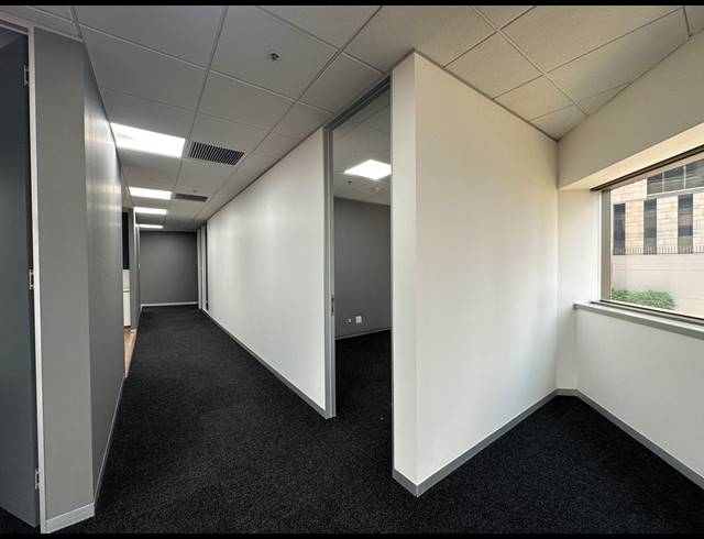 270M² OFFICE TO LET IN SANDTON CENTRAL